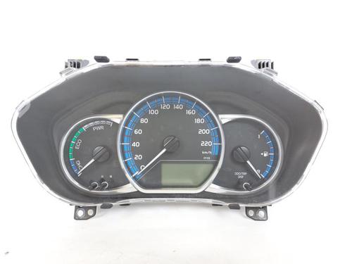 Used Instrument cluster TOYOTA YARIS (_P13_) 1.5 Hybrid (NHP130_, NHP130) (101 hp) 15171637
