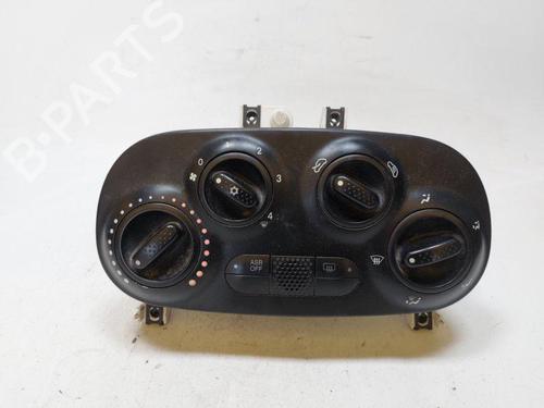 climate-control-fiat-500-312_-2007-33687529 main image
