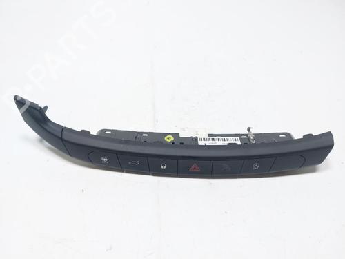 climate-control-fiat-tipo-estate-356_-357_-2016-30530961 main image