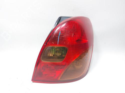 Feu arrière droit TOYOTA COROLLA Verso (_E12_) 2.0 D-4D (CDE120_, CDE120R) (90 hp) 30802050