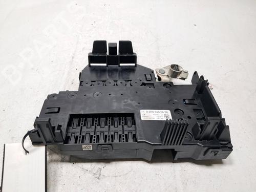Used Fuse box Fuse box MERCEDES-BENZ SPRINTER 3,5-t Platform/Chassis (B907, B910) 314 CDI (910.131, 910.133, 910.030) (143 hp) 33198036 33198036