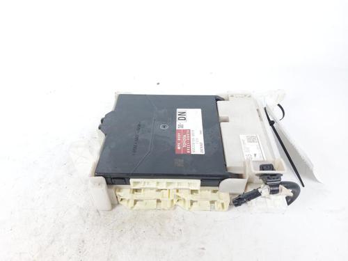 Used Fuse box Fuse box TOYOTA YARIS (_P13_) 1.5 Hybrid (NHP130_, NHP130) (101 hp) 20502350 20502350