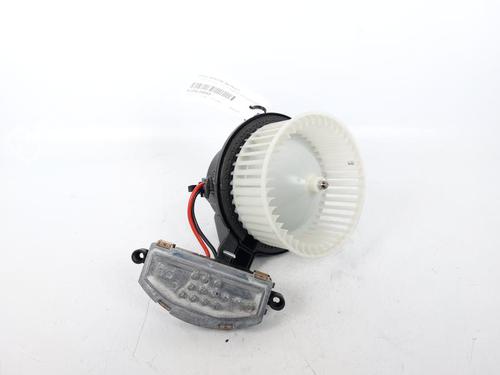 Used Heater blower motor Heater blower motor VW POLO VI (AW1, BZ1, AE1) 1.0 TGI (90 hp) 15162898 15162898