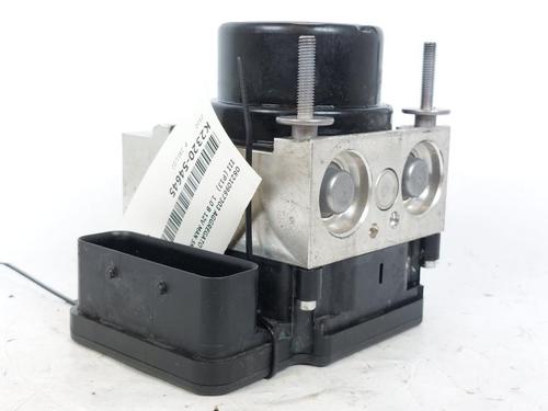 Used ABS pump TOYOTA YARIS (_P13_) 1.0 (KSP130_, KSP130) (69 hp) 15161021
