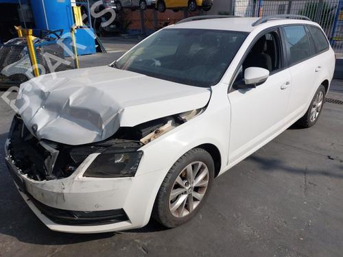 Left taillight SKODA OCTAVIA III Combi (5E5, 5E6) 1.6 TDI | BP37020135C34 - Image 6
