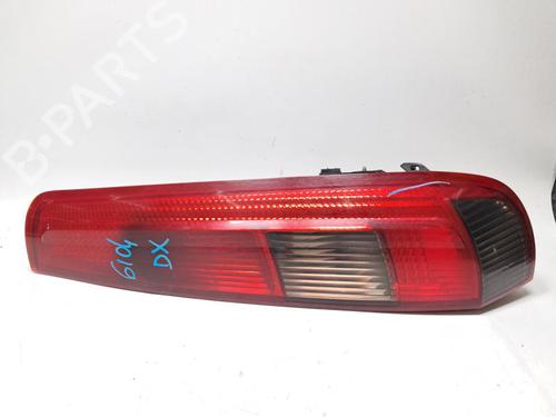 Used Right taillight FORD FIESTA V (JH_, JD_) 1.4 TDCi (68 hp) 31011213