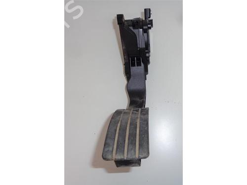 Used Pedal DACIA SANDERO II 1.0 LPG (B8ML) (101 hp) 15140310