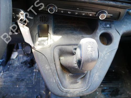 Front left lock TOYOTA PROACE CITY Box Body/MPV (BPZ_) 1.5 D-4D 100 (BPZM) | BP15155771C98