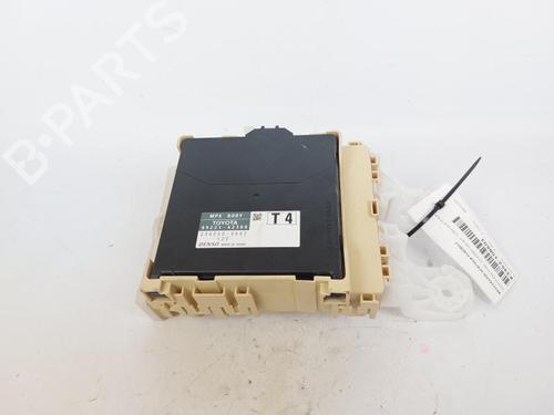 Used Fuse box Fuse box TOYOTA RAV 4 IV (_A4_) 2.5 Hybrid (AVA42_) (197 hp) 19081691 19081691