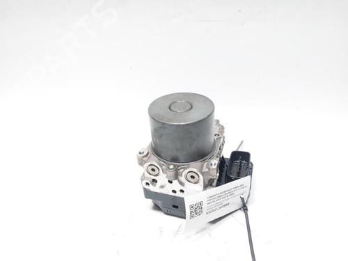 Used ABS pump TOYOTA URBAN CRUISER (_P1_) 1.4 D-4D 4WD (NLP115_, NLP115R) (90 hp) 31144411