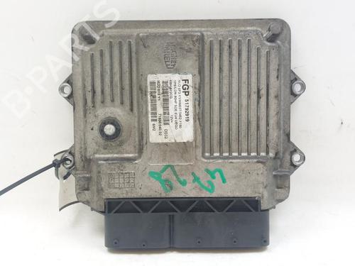 Used Engine control unit (ECU) LANCIA YPSILON (843_) 1.3 D Multijet (843.AXE11, 843.AXE1A) (90 hp) 29298586