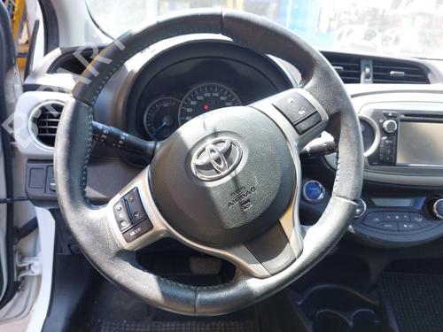 Shift knob TOYOTA YARIS (_P13_) 1.5 Hybrid (NHP130_, NHP130) | BP27443054I34