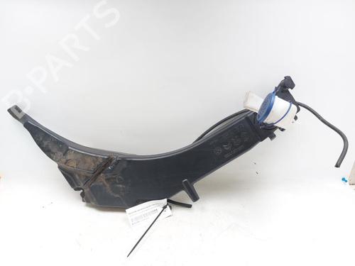 Used Windscreen washer tank PEUGEOT 308 II (LB_, LP_, LW_, LH_, L3_) 1.2 THP 110 (110 hp) 29238214