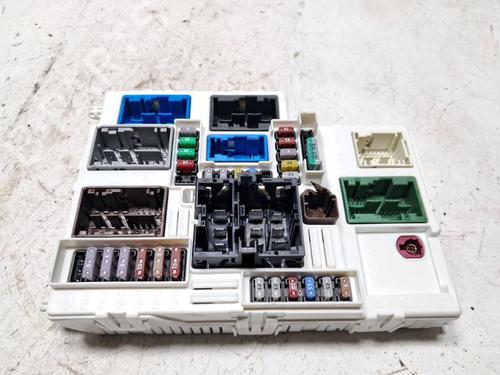 Used Fuse box Fuse box 33192981 33192981