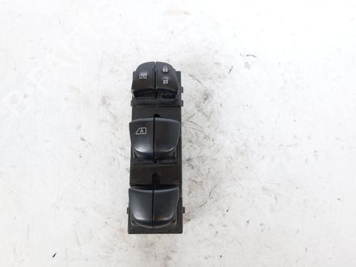 Used Left front window switch NISSAN JUKE (F15) 1.5 dCi (110 hp) 22754092