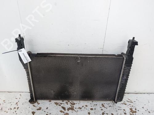 Used Water radiator Water radiator CHEVROLET CAPTIVA (C100, C140) 2.0 D (126 hp) 18740622 18740622