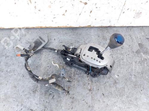 Used Shift knob Shift knob TOYOTA YARIS (_P13_) 1.5 Hybrid (NHP130_, NHP130) (101 hp) 15264727 15264727