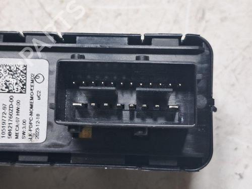 Left front window switch OPEL CROSSLAND X / CROSSLAND (P17, P2QO) 1.5 (75) | BP33752328I27 - Image 4