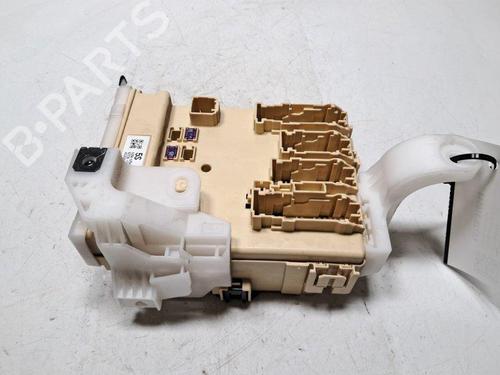 fuse-box-toyota-auris-_e18_-2012-2013-2014-2015-2016-2017-2018-2019-34119028 main image