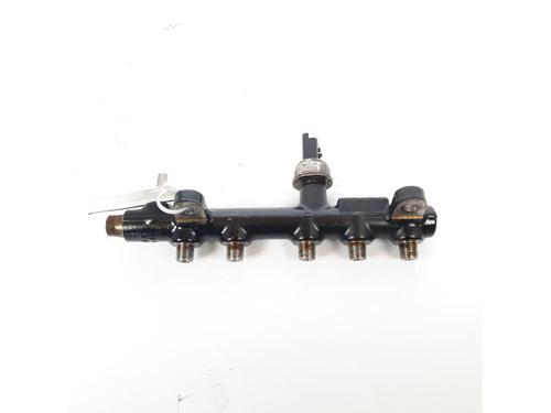 Used Injection rail Injection rail 15152556 15152556