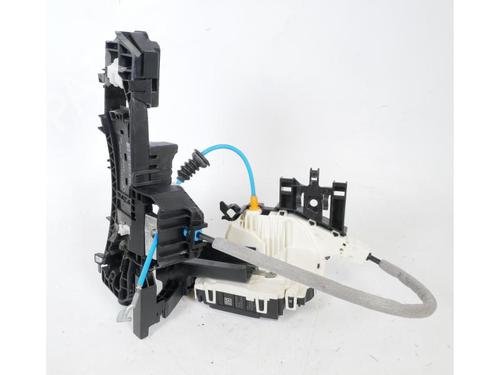 Højre fortil lås MERCEDES-BENZ CLA Coupe (C117) CLA 180 (117.342) (122 hp) 15148291