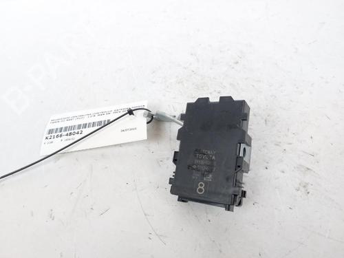 Used Engine control unit (ECU) TOYOTA YARIS (_P13_) 1.0 (KSP130_, KSP130) (69 hp) 15158186