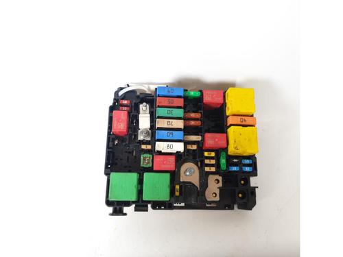 Used Fuse box Fuse box CITROËN C3 III (SX) 1.2 VTi 82 (82 hp) 15152625 15152625
