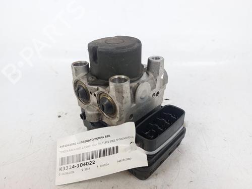 ABS Bremseaggregat TOYOTA RAV 4 II (_A2_) 2.0 D 4WD (CLA20_, CLA21_, CLA20R, CLA21R) (116 hp) 18233622