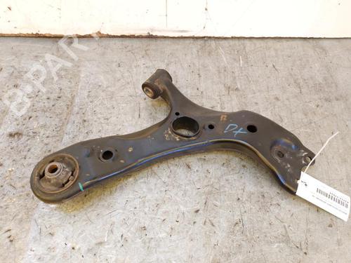 Used Right front suspension arm TOYOTA AURIS (_E18_) 1.8 Hybrid (ZWE186_, ZWE186R) (136 hp) 15172601