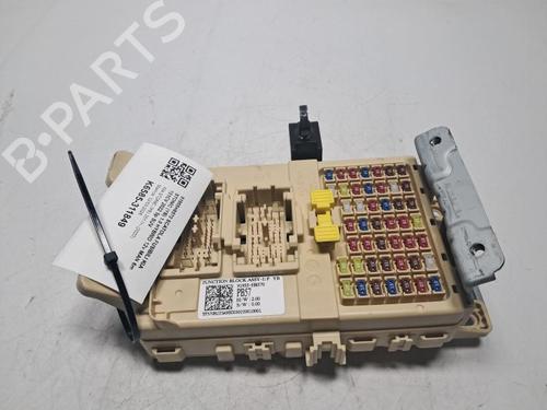 Used Fuse box Fuse box 33195765 33195765