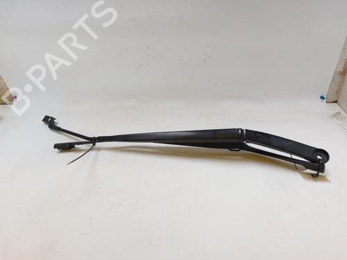 Used Front windshield wiper arm FIAT TIPO Saloon (356_, 357_) 1.6 D (356SXG1B) (120 hp) 28182220