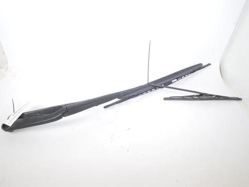 Used Front windshield wiper arm NISSAN JUKE (F15) 1.5 dCi (110 hp) 15158106