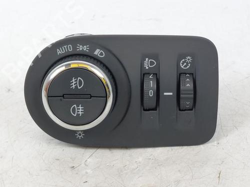 Used Switch OPEL ASTRA K Sports Tourer (B16) 1.4 CNG (35) (110 hp) 15172933