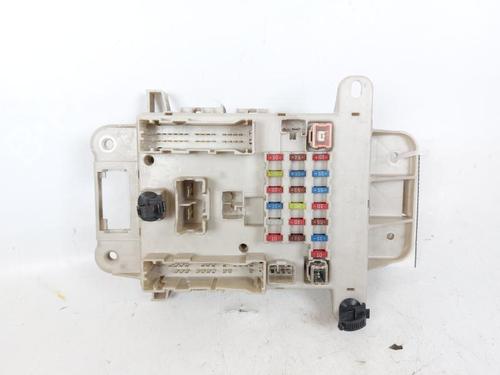 Used Fuse box Fuse box TOYOTA RAV 4 II (_A2_) 2.0 D 4WD (CLA20_, CLA21_, CLA20R, CLA21R) (116 hp) 18233610 18233610