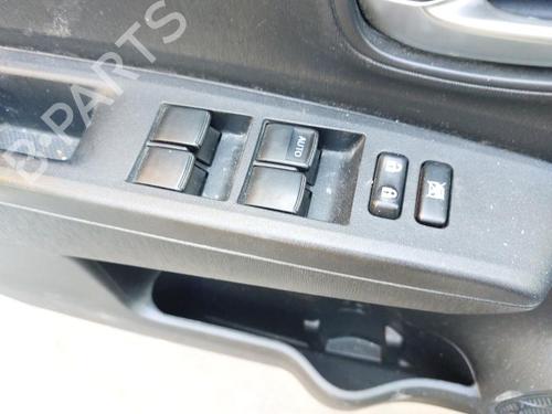 Shift knob TOYOTA YARIS (_P13_) 1.5 Hybrid (NHP130_, NHP130) | BP27443054I34