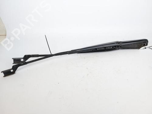 Ramię wycieraczki przedniej szyby JAGUAR F-PACE (X761) 2.0 TD4 AWD | BP15156923C143