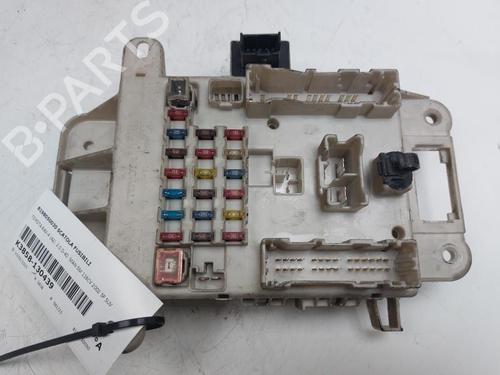 Sikringsdose TOYOTA RAV 4 II (_A2_) 2.0 D 4WD (CLA20_, CLA21_, CLA20R, CLA21R) (116 hp) 24218511