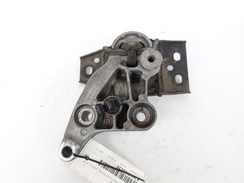 Used Engine mount Engine mount RENAULT LAGUNA III Grandtour (KT0/1) 2.0 dCi (KT01, KT08, KT09, KT0K, KT12, KT1D, KT1W) (150 hp) 15471979 15471979
