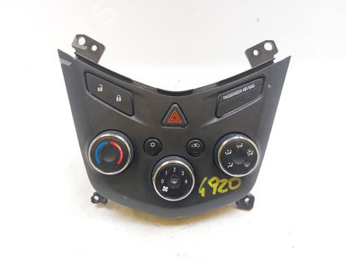 Used Climate control Climate control CHEVROLET AVEO Hatchback (T300) 1.2 (86 hp) 29880217 29880217
