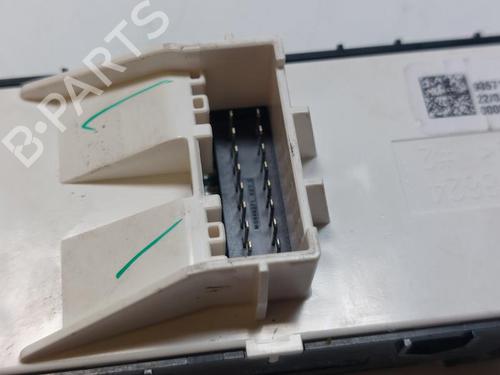 Left front window switch KIA SPORTAGE V (NQ5) 1.6 CRDi MHEV | BP33196558I27 - Image 4