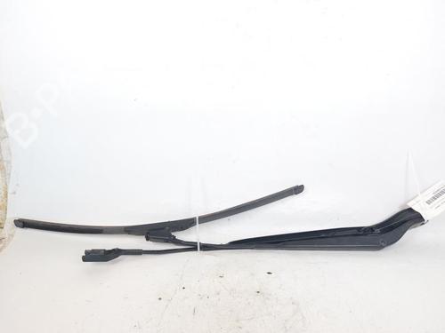 Used Front windshield wiper arm OPEL CORSA F (P2JO) 1.5 (68) (102 hp) 18252688