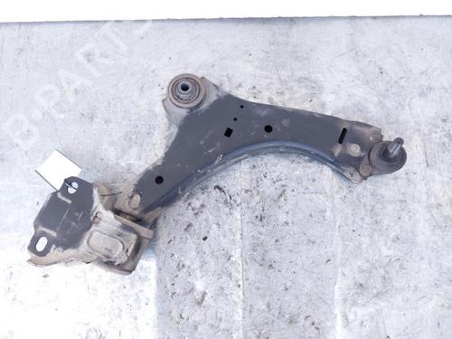 Used Right front suspension arm Right front suspension arm 15158261 15158261