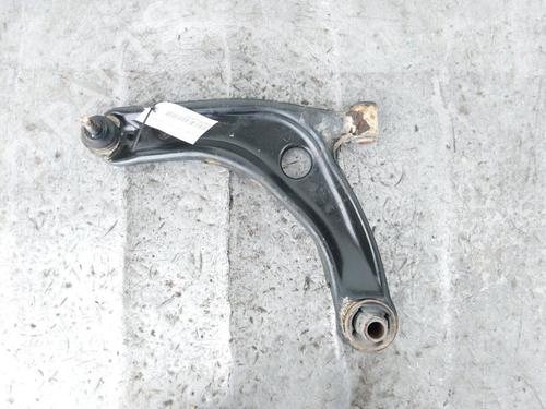 Venstre fortil bærearm TOYOTA YARIS (_P13_) 1.5 Hybrid (NHP130_) (101 hp) 33192353