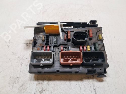 Used Fuse box Fuse box 38042707 38042707