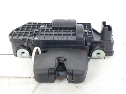 Used Tailgate lock PEUGEOT 2008 I (CU_) 1.6 HDi (114 hp) 15165020