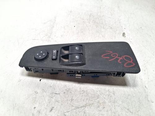 Used Left front window switch Left front window switch FIAT GRANDE PUNTO (199_) 1.2 (65 hp) 39647327 39647327
