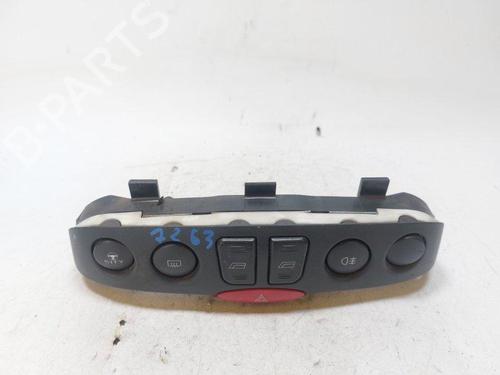 Used Left front window switch Left front window switch FIAT PUNTO (188_) 1.2 16V 80 (188.233, .235, .253, .255, .333, .353, .639,... (80 hp) 34263333 34263333