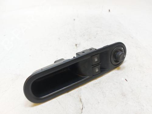 Venstre fortil elrude kontakt Venstre fortil elrude kontakt RENAULT TWINGO III (BCM_, BCA_) Z.E: (BCA1) (82 hp) 35781951 35781951