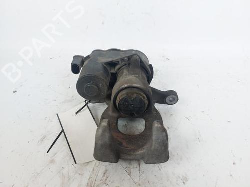 Used Right front brake caliper Right front brake caliper 17554401 17554401