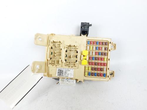 Used Fuse box Fuse box 15165134 15165134